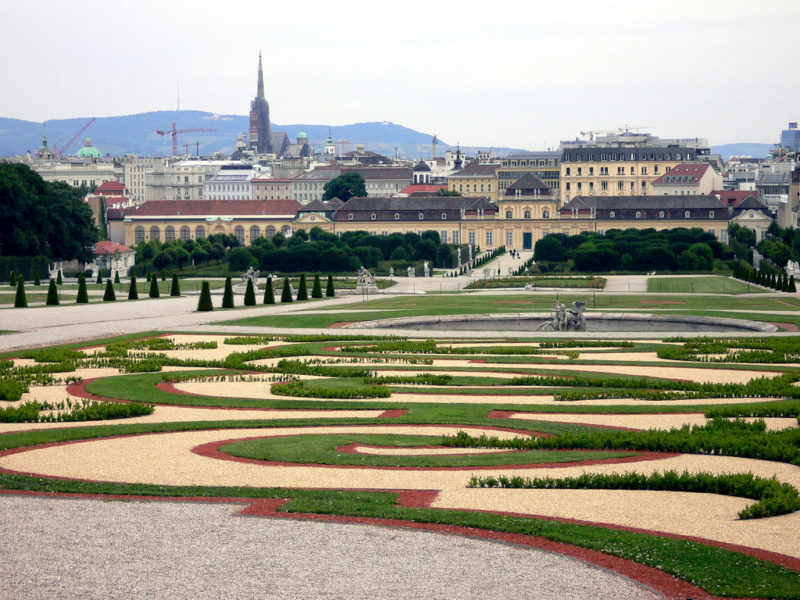 22436140_b12de93743_b