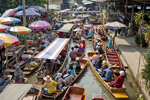 damnoen-saduak-floating-market-by-colin-tsoi